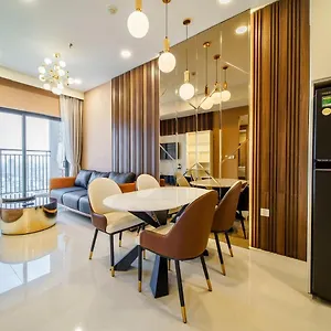 Smile - Soho Balcony - Modern Comfortable 4* 호치민