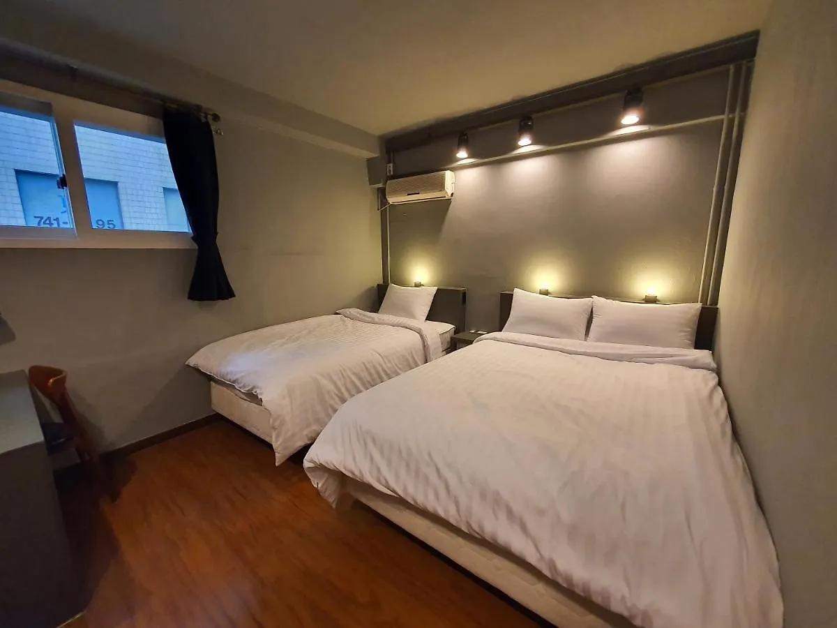 Daljee Guesthouse Сеул 2*,